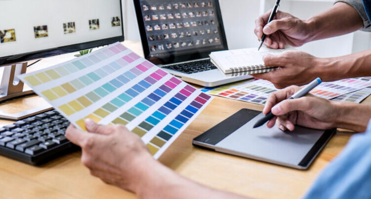 أفضل 10 قنوات عربية لتعليم الجرافيك (Graphic Design) من الصفر مجانًا!