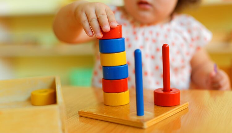 مراجعة تطبيق منتسوري بالعربي