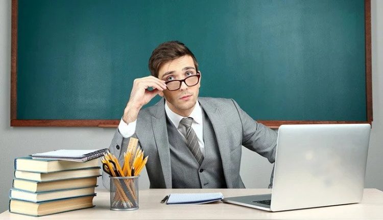 مراجعة تطبيق Teacher Material