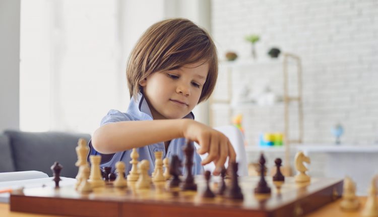 أفضل 5 مواقع لتعليم الشطرنج للأطفال من الصفر