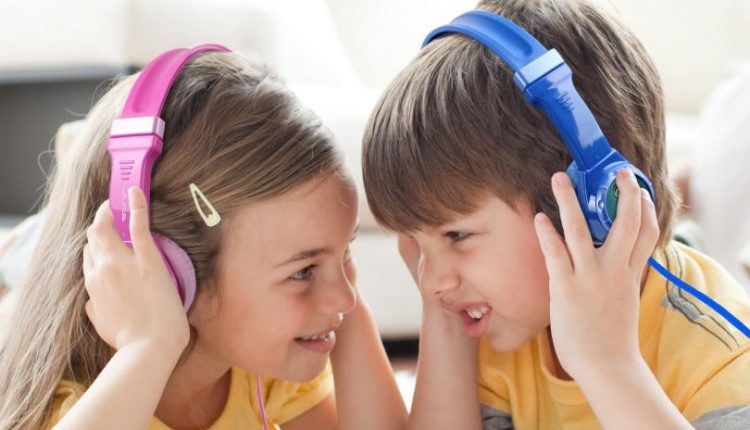 أفضل 4 تطبيقات للاستماع إلى القصص العربية المصورة للأندرويد!