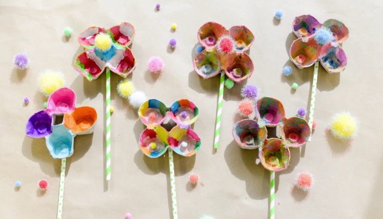 طريقة عمل نشاط زهور كرتونة البيض