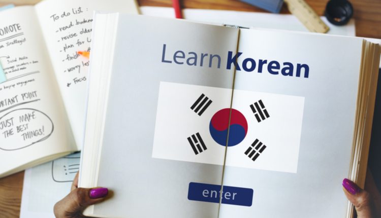 أفضل 6 قنوات يوتيوب عربية لتعلم اللغة الكورية من الصفر!