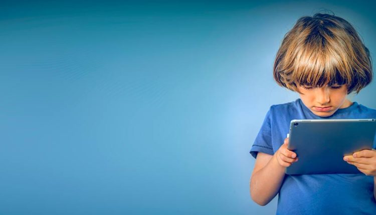 تعرّف على تحديات الإنترنت الخطيرة وسبب جذبها للأطفال والشباب