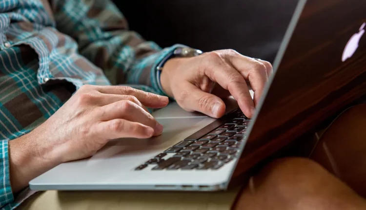 تعرّف على أفضل 6 مواقع لممارسة اللغات اون لاين