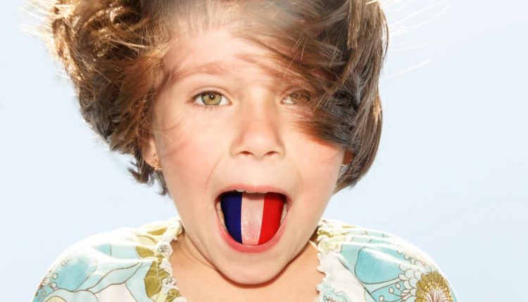 أفضل 4 قنوات يوتيوب لتعليم اللغة الفرنسية للأطفال!