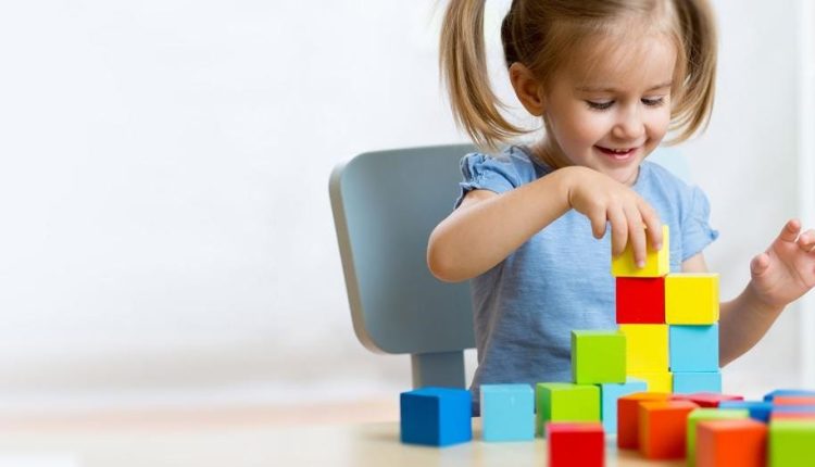 أفضل 5 دورات عربية لشرح منهج منتسوري مجانًا!