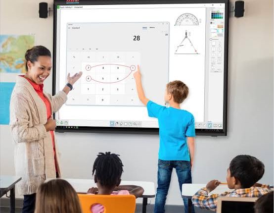 أفضل 6 مواقع لعرض السبورة البيضاء whiteboard!