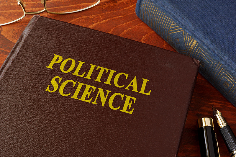أفضل 4 قنوات يوتيوب لتعليم العلوم السياسية (Political Science) مجاناً!