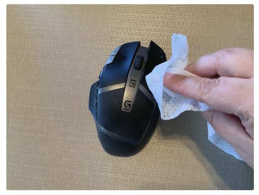 تنظيف الماوس اللاسلكي 1